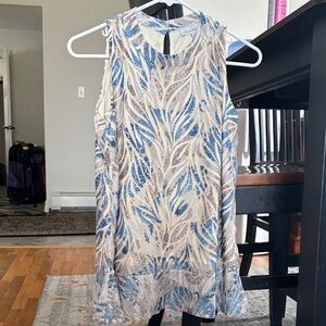 Leaf-Print Sleeveless Shift Top in Cream and Blue
